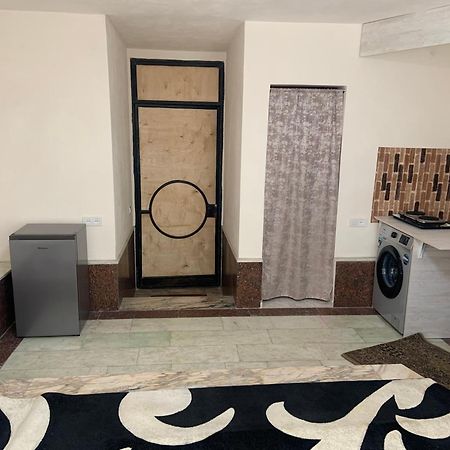 Guest House Lilia 예레반 외부 사진